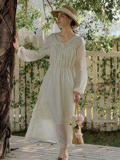 Color: White
Style: Casual
Length: Regular
Type: Basic Dresses
Sleeve Length: Long Sleeve
Sleeve Type: Regular Sleeve
Fit Type: Regular Fit
Composition: 58% polyester 42% polyester acetate
Care Instructions: Wash normally and lay flat to dry
Lined: Yes Summer V-neck Long Sleeve Dress For Daywear, White Long Sleeve Chiffon Midi Dress, White Chiffon Midi Dress With Long Sleeves, Chiffon Midi Dress With Long Sleeves For Daywear, Chiffon Long Sleeve Midi Dress For Daywear, Long Sleeve Chiffon Maxi Dress For Daywear, Chiffon Long Sleeve Daywear Dress, Chiffon Long Sleeve Day Dresses, Chiffon Long Sleeve Maxi Dress For Daywear