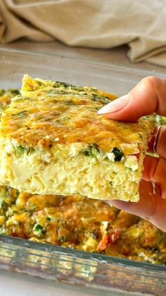 This easy Egg Bake with Cottage Cheese is a delicious high-protein breakfast option! 🤤 A fluffy blend of eggs and cottage cheese mixed with veggies and topped with parmesan. Perfect to meal prep for the week to have ready for busy mornings. 👏🏼 Click for full recipe and follow for more dietitian recipes! 😊 Takeaway Breakfast Ideas, Egg Frittata With Cottage Cheese, Cottage Cheese And Veggies, Bluezone Recipes Breakfast, Low Colestoral Food Recipes Breakfast, Cottage Cheese Baked Potato, Full Protein Meals, Cheese And Egg Recipes, Cottage Cheese With Eggs