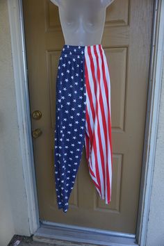 "Vintage 90s stars and stripes print baggy pants. Labeled size Large. Two side pockets. Great vintage condition. please see measurements Measurements taken across front laid flat stretches from 15\" to 20\" across front of waist 40\" length 32\" inseam" 90s Stars, 70s Shorts, Baggy Pant, 70s Dress, Denim Jean Jacket, Lace White Dress, Little White Dresses, Large Size Dresses, Favorite Dress