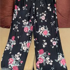 Apt 9 Floral Pants Size Xl Never Worn Been In Storage Floral Print Full Length Loungewear Bottoms, Stretch Floral Print Loungewear Pants, Stretch Floral Print Pants For Loungewear, Pink Floral Print Full-length Bottoms, Casual Black Bottoms With Floral Print, Full-length Pink Floral Print Bottoms, Pink Floral Print Full-length Pants, Pink Full-length Floral Print Pants, Full Length Pink Floral Print Bottoms