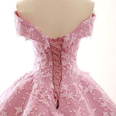 ثوب الكرة الوردي فساتين Quinceanera الحلو 16 فساتين الدانتيل يصل Navy Blue Wedding Dress, Pink Quinceanera Dresses, Burgundy Quinceanera Dresses, Dresses Sweet 16, Green Ball Gown, Pink Quinceanera, Gown Pink, Wedding House, Satin Ball Gown