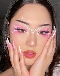 White Eyeliner Looks, Creative Eyeliner, Friends Makeup, Punk Makeup, Cute Eye Makeup, Rave Makeup, Work Makeup, White Eyeliner