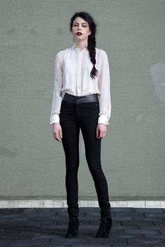 Business Casual Goth Dress Pants, Outfit Rock, Alt Goth, Witch Fashion, Witchy Fashion, Witch Outfit, Mode Inspo, Soft Grunge, Grunge Style