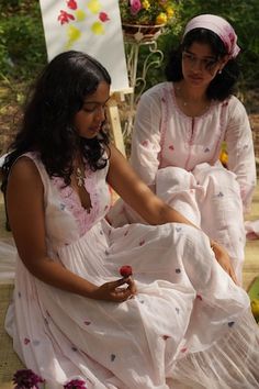 Baby pink jamdani dress with floral and geometric embroidery. - Aza Fashions Traditional Pink Chikankari Embroidered Dress, Traditional Pink Dress With Chikankari Embroidery, Spring Anarkali Pink Dress, Pink Embroidered Dress For Spring Festive Occasion, Feminine Spring Dress With Resham Embroidery, Chikankari Embroidery Dress For Wedding, Chikankari Embroidery Wedding Dress, Traditional Sleeveless Dress With Floral Embroidery, Pink Sleeveless Dress For Festive Occasions