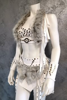 Female Barbarian Costume, White Viking Outfit, Cavewoman Outfit, White Warrior Outfit, Viking Outfit Woman Warriors, Viking Outfit Woman, Vikings Outfit, Viking Woman Costume, Vikings Costume