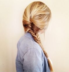 Beautiful, simple hairdos for kids this school year. Do you have a daughter (or yourself) with long hair and just don't know what to do with it sometimes? Have no fear, some tips are here! Just click on the photo! Pink Lighter, Dark Pink Hair, Fishtail Braid, Fish Tail Braid, Hairstyles For School