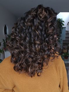 Curly Balayage, Highlights Curly, Highlights Curly Hair, New Hair, Hair Ideas, Curly Hair, Balayage, Curly Hair Styles, Highlights