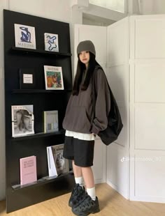 Douyin Comfy Outfit, Korean Life Style Aesthetic, Korean Street Fashion Outfits, Feminine Boyish Outfits, Comfy Hoodie Aesthetic, Japanese Tomboy Outfits, Douyin Tomboy Outfits, Comfy Outfits Korean, Boyish Outfits Aesthetic