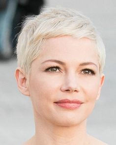 #pixiecuts #cottonpixiecuts #haircutsforgirls Best Trendy Cotton Pixie Haircut For Girls On this, you will find100+ Amazing collections of Cotton pixie haircuts ideas and how Bob Haircuts guide Hottest Chin-length Graduated Bob Haircuts https://youtu.be/2g4diEbyrnY Hairstyles Long Hair || long hairstyle girl for wedding https://youtu.be/vMFw_bJHPgY Michelle Williams Hair, Bleach Blonde Hair, Pixie Hair, Bleach Blonde, Short Blonde