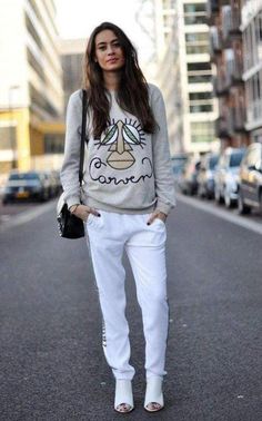 FINAL SALE Grey cotton sweatshirt from carven featuring a crew neck Multicoloured embroidered face design at the front Long sleeves. Color: gray Cotton Chevron Outfit, Embroidered Face, Zara Bags, Heart Fashion, Organza Dress, Luxury Women Fashion, Sweatshirts Online, Grey Cotton, Street Style Women