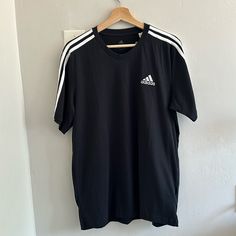 Men’s/Unisex Black And White Stripe Adidas Shirt. Brand New, Never Worn. 100% Cotton. Classic Adidas Cotton Tops, Adidas Sporty Cotton Shirt, Sporty Adidas Cotton Shirt, Black Shirt Outfits, Camisa Adidas, Adidas Tshirt, Classic Adidas, Adidas Shirt, Jd Sports