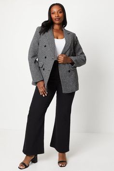 Crafted from a woven fabric blend for a structured yet flexible fit
Double-breasted design with button fastenings for a smart, tailored aesthetic
Notched lapels add a refined touch to this sophisticated blazer
Long sleeves with buttoned cuffs for a polished finish
Flattering curved shape designed to flatter the feminine silhouette
Exuding sophistication and elegance, this double-breasted blazer from Wallis is the perfect choice for smart casual events or formal occasions. Pair it with tailored trousers and heels for a refined look that radiates confidence and style. Alternatively, team it with a printed dress and ankle boots for a chic day-to-night ensemble that effortlessly transitions from the office to after-work drinks. Dress And Ankle Boots, Tailored Aesthetic, Bride Lingerie, Plus Size Blazer, Summer Trends Outfits, Petite Jumpsuit, Petite Coat, Plus Size Coats, Tall Clothing