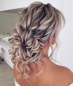 Asymmetrical Updo Wedding, Wedding Hairstyles For Bridesmaids Brown Hair, Partial Wedding Updo, Vintage Glam Hairstyles Updo, Loose Boho Bridal Updo, Partial Updo Wedding Hair, Half Updo With Tiara, Whispy Wedding Hair, Boho Jewelry Wedding