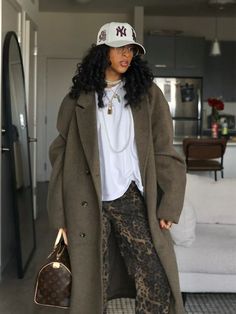 Winter Dress Formal Outfit, Pattern Jacket Outfit, Kahlana Barfield Brown Target Outfits, 90 Winter Outfits, Autumn Fashion Black Women, Graphic Tee And Boots Outfit, Casual Everyday Outfits Winter, Black Women Fashion Outfits, Leopard Print Fall Outfit