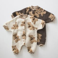 Designed to keep your child warm and comfortable during cold days Neutral Baby Clothes, Baby Fits, Organic Baby Clothes, Everything Baby, Neutral Baby, Bear Print, Future Baby, Baby Romper