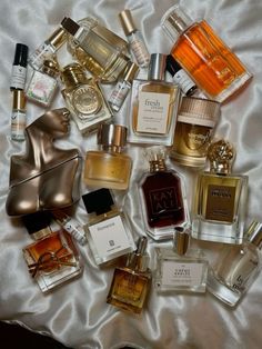 Perfume Collection Vanilla, Aesthetic Perfume Collection, Vanilla Perfume Aesthetic, Best Vanilla Perfume, Perfumes Vanilla, Kayali Perfume, Vanilla Perfumes, Fragrance Vanilla, Perfume Vanilla