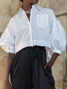 Boxy Shirt, Statement Sleeves, Statement Shirt, Architectural Details, Warm Scarf, White Shirts, Crop Shirt, Classic Elegance, Cotton Poplin