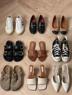 Minimalist Wardrobe Capsule, Fashion Capsule Wardrobe, Design Moda, Everyday Fashion Outfits, Wardrobe Outfits, Fashion Capsule, Shoe Inspo, Minimalist Wardrobe, Mode Inspo