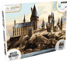 the hog potters castle is shown in this jigsaw puzzle box art by harry potter