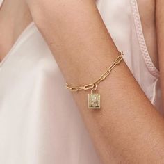 Gold Square Coin Bracelet– HLcollection - Handmade Gold and Silver Jewelry Personalized Gold Jewelry, Lingot D'or, Simple Hoop Earrings, Trending Bracelets, Gold Letter Necklace, Coin Bracelet, Packing Jewelry, Initial Necklace Gold, Bracelet Chain