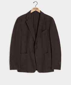 The perfect sport coat to see you through the season. This is our laidback take on a classic blazer: no stuffy padding, no hot lining, only relaxed, rakish charm. It’s made from Italian linen basketweave in a dark, chocolate brown — the perfect, breathable choice for keeping your cool on hot commutes and at summer wedd Sweatshorts Shorts, Linen Sport Coat, Polo Coat, Tuxedo Shirt Dress, Linen Suits, Dark Chocolate Brown, Linen Tshirts, Sneaker Dress Shoes, Classic Blazer