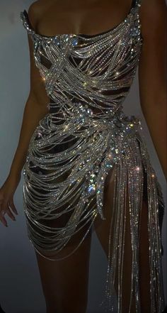 Glamour Dress, Glam Dresses, Looks Chic, Silver Dress, Fancy Outfits, Fancy Dresses, Stunning Dresses, Couture Fashion, Gold And Silver