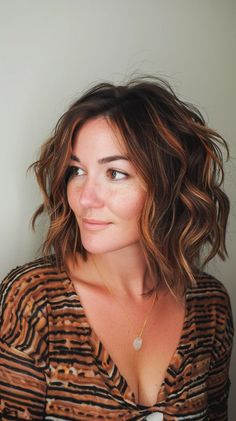 40+ Gorgeous Balayage Highlights Hairstyles You'll Love In 2024 Messy Layered Bob Mid Length, Wavy Angled Bob, Subtle Blonde Highlights, Fine Straight Hair