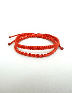 "Burnt orange macrame bracelet, Boho bracelet, Friendship bracelet Surfer bracelet Simple bracelet woven bracelet Fall jewelry Bohemian chic Classic macrame friendship bracelets perfect for everyday wear! These handknotted bracelets are made with durable burnt orange waxed string. They are adjustable and have a sliding knot closure in order to fit a lot of sizes. Due to their waxed threads,the bracelets are very durable and water resistant. Width: 4cm / 0.15\" The price is for 1 style of bracele Rat Jewellery, Orange Macrame, Surf Bracelet, Neon Bracelets, Macrame Bracelet Diy, Wax Cord Bracelet, Autumn Bracelet, Orange Bracelet, Surfer Bracelets