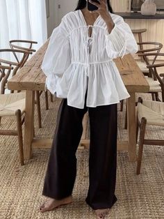 Blanco Casual Collar manga larga Poliéster Liso Top Embellished No-Elástico Flowy Blouse Outfit, White Blouse Outfit, Birthday Pic, Satin Pj Set, Work Fits, White Long Sleeve Blouse, Plain Tops, Flowy Blouse, Women Blouses