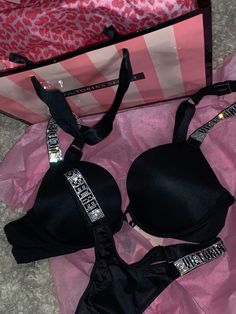 Victoria Secret Bra And Under Set Aesthetic, Victoria Secret Under Set, Victoria Secrets Intimo, Victoria Secret Bh, Bra Outfits, Victoria Secret Set