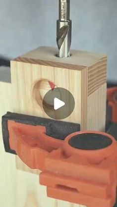 a video demonstrating how to use a router for woodworking with the help of an expert