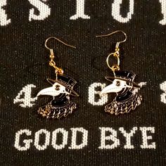 Handmade Earrings Goldish Posts Goth Horror Gothic Plaguedoctor Dollskill Killstar Lucky13 Sourpuss Hottopic Alternative Doctor Earrings, Creepy Earrings, Cushion Earrings, Goth Horror, Glam Earrings, Stamped Earrings, Brown Earrings, Dog Earrings, Mermaid Earrings