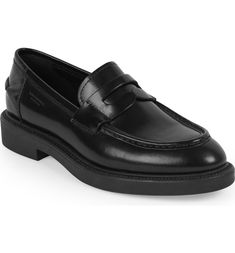 Free shipping and returns on Vagabond Shoemakers Alex Penny Loafer at Nordstrom.com. Glossy, polished leather adorns a sophisticated moc-toe loafer designed with a traditional penny slot across the vamp. Vagabond Shoes, The Vamp, Simple Shoes, Black Loafers, Penny Loafer, Penny Loafers, Leather Leggings, Granada, Who What Wear