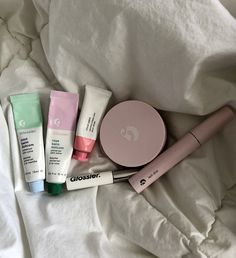 Coquette Old Money, Glossier Girl, Eye Makeup Designs, Pretty Skin Care, Soft Makeup, Pretty Skin, Kiss Makeup, Makeup Essentials, Everyday Makeup