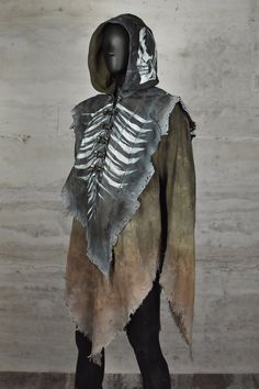 Hooded Post-apocalyptic Outerwear For Halloween, Post-apocalyptic Hooded Outerwear For Halloween, Post Apocalyptic Outfit, Bone Armor, Skeleton Fashion, Desert Outfit, Zombie Apocolypse, Post Apocalyptic Costume, Apocalyptic Clothing