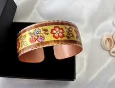 virgin handmade bracelet flower pattern yellow bracelet Bracelet Flower Pattern, Blue Cuff Bracelet, Florida Outfits, Copper Accessories, Bracelet Flower, Yellow Bracelet, Cuff Bracelets Handmade, Copper Cuff Bracelet, Wide Cuff