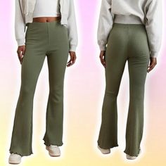 Nwt Stradivarius High Waisted Ribbed Pull On Flare Pant Sz Large Green Description: *Pull On *Elastic Waistband *Stretch *No Pockets Measurements: *Size Large *27" Waist, 10.75" Rise, 33" Inseam, 44" Length Materials: *77% Polyester, 20% Viscose, 3% Elastane Quality: *This Item Is Brand New With Tags. White Loft, Pant Trends, Flare Pant, Casual Sandals, Linen Pants, Flare Pants, High Waisted Pants, Cropped Pants, Casual Button Down Shirts