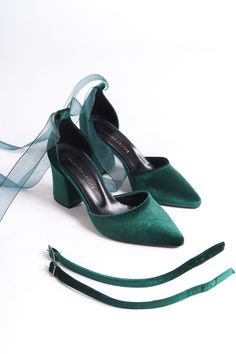 Emerald Green Heels Wedding, Forest Green Heels Wedding, Wedding Shoes Forest Green, Glamorous Green Closed Toe Heels, Velvet Green Heels, Dark Green Velvet Heels, Emerald Green Wedding Shoes, Green Rhinestone Wedding Heels, Emerald Green Shoes