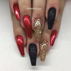 #holidaynails @KortenStEiN Red Chrome Nails, Red And Gold Nails, Sugar Nails, Gold Nail Designs, Gold Nail, Glamorous Nails, Nails Makeup, New Year's Nails, Hair Nails