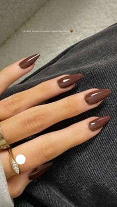 Fall Nails Brown Design, Short Acrylic Brown Nails, Nail Inspo Basic Color, Brown French Manicure Almond, Dark Colors Nails Design, Fall Nails 2024 Brown, Brown Nails Inspo Aesthetic, Dark Nail Colors Fall, Dark Brown Nail Ideas