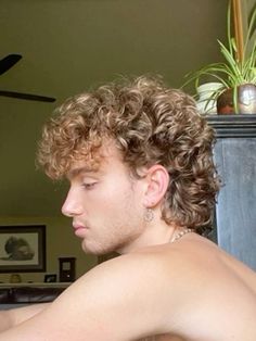 Blond Curly Mullet, Ginger Mullet Man, Curly Hair Modern Mullet, Soft Mullet Curly Hair, Curly Mod Cut, Curly Mullet Haircut, Modern Mullet Curly Hair, Haircuts Thick Curly Hair, Short Curly Hair Mullet