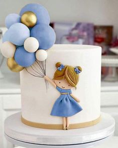 Kids Birthday Cakes Girls Easy, Tort Special, Kue Disney, Kue Fondant, Holding Balloons, Creative Birthday Cakes