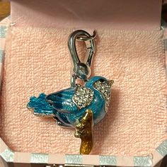 Rare Juicy Couture Bluebird Charm In Box Yru3430 Bluebird Perched On A Branch Silver Large Clip Stones On Throat, Wind And One Side Of The Tail Everything Is In Excellent Condition. Juicy Couture Jewelry, Couture Jewelry, Art Practice, Bluebird, Pretty Jewellery, Cute Jewelry, Blue Bird, Juicy Couture, Womens Jewelry Necklace