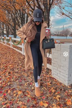 Trench Coat Outfit Winter, Brown Coat Outfit, Wool Coat Outfit, Coat Outfit Casual, Winter Coat Outfits, Winter Outfits Warm, Outfit Chic