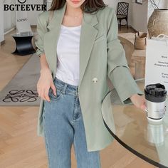 Brand Name: BGTEEVEROrigin: CN(Origin)Season: Spring/AutumnStyle: CasualDecoration: ButtonPattern Type: SolidClothing Length: LongAge: Ages 18-35 Years OldCollar: NotchedClosure Type: Double BreastedItem Type: BlazersMaterial: PolyesterMaterial: COTTONSleeve Length(cm): FullSleeve Style: RegularThickness: STANDARDHooded: NoRelease Date: Autumn Model Number: BY5785Gender: WOMENFabric Type: Polyester CottonClothing Patterns: LOOSEMaterial Composition: Natural fiberFabric content: 96% and abovegend Female Blazer, Female Suit, Mid Calf Dresses, Women Sweaters Winter, Drawstring Dresses, Oversize Women, Women's Robe, Women Jacket, Crop Top Blouse