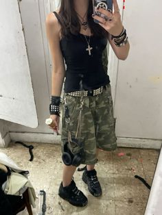 Alternative Street Fashion, Aesthetic Outfits Alt, Alt Fits Summer, Emo Alt Outfits, Grunge Fashion Summer, Punk Rock Girl Aesthetic, Grunge Outfits For Summer, Punk Rock Aesthetic Outfits, Alt Outfits Summer