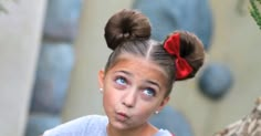 Minnie Mouse Hairstyle how to. Holy cuteness, I am growing my hair out so I can do this on Disney trips and halloween!! Disney Hairstyles, Disney Hair, Hair Bun Tutorial, Crazy Hair Day, Ear Hair, Crazy Hair Days, Back To, Kids Hair