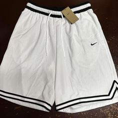 Nike Dri-Fit Dna Basketball Shorts Dh7160-100 White Black Men’s Size Large White Short Sportswear Bottoms, White Short Length Sportswear Bottoms, Nike White Streetwear Shorts, Nike White Bottoms For Streetwear, White Nike Bottoms For Streetwear, Shorts Nike, Shorts Men, Nike White, Basketball Shorts