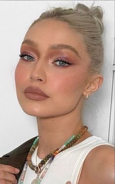 Gigi Hadid Makeup, Maquillage On Fleek, Mekap Mata, Pretty Eye Makeup, Radiant Beauty, Face Art Makeup, Smink Inspiration, Ethereal Makeup, Makeup Pictures