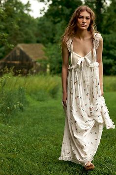 Starlight Babydoll Maxi Dress Elven Beauty, Billowy Dress, Romantic Feminine Style, Ethereal Romantic, Long Sleeve Babydoll Dress, White Maxi Dress Boho, Feminine Outfits, Ethereal Dress, Denim Maxi Dress